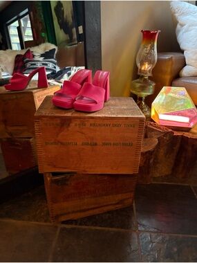 BCBG Hot Pink Platform Slide Heels